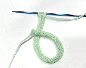 end sts of an icord on a needle