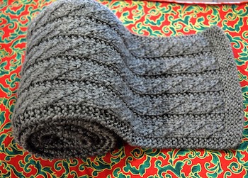 Crossing Leave Neck Warmer - Free Scarf Knitting Pattern